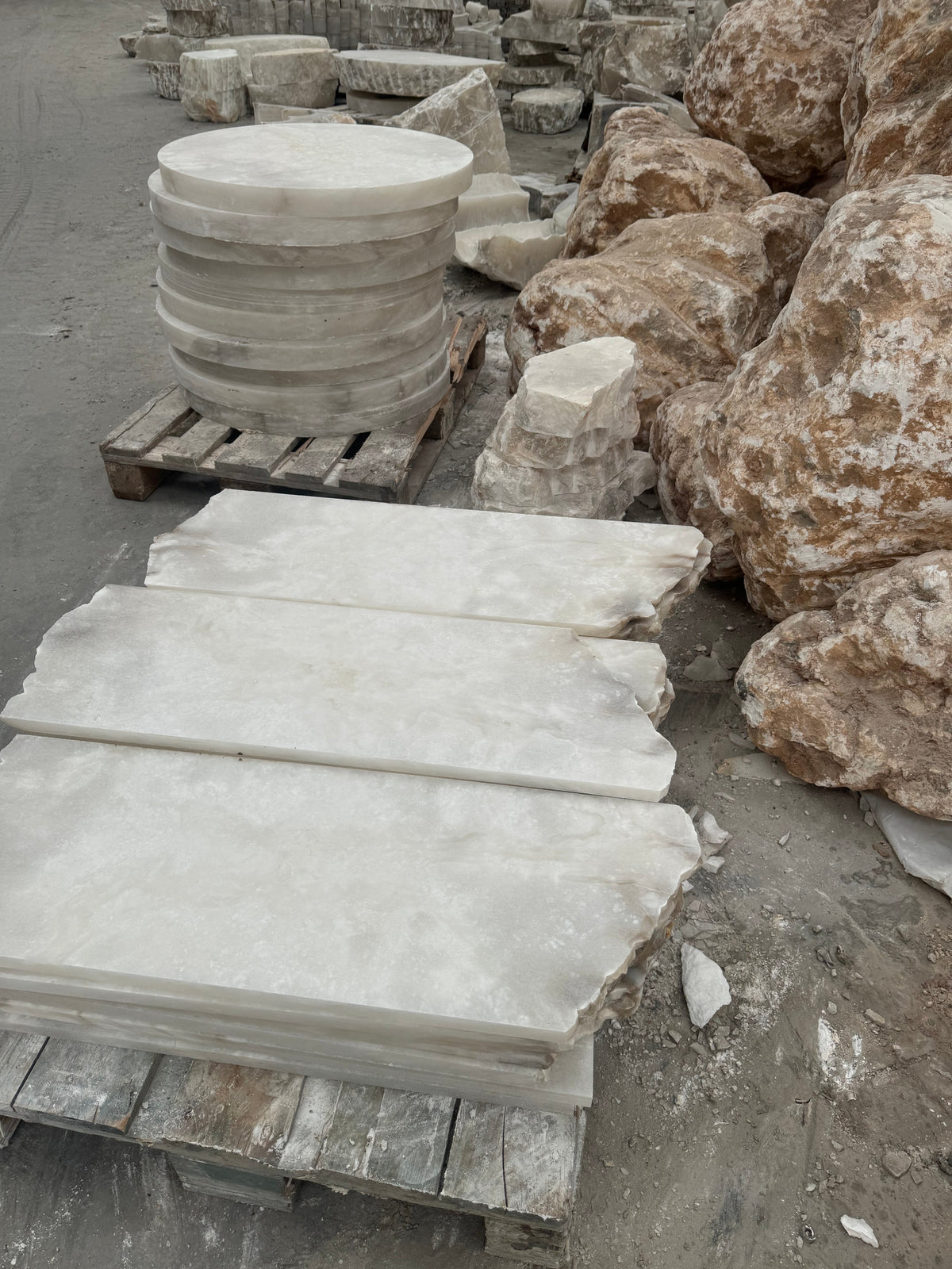 Peono Stone Table Lamp