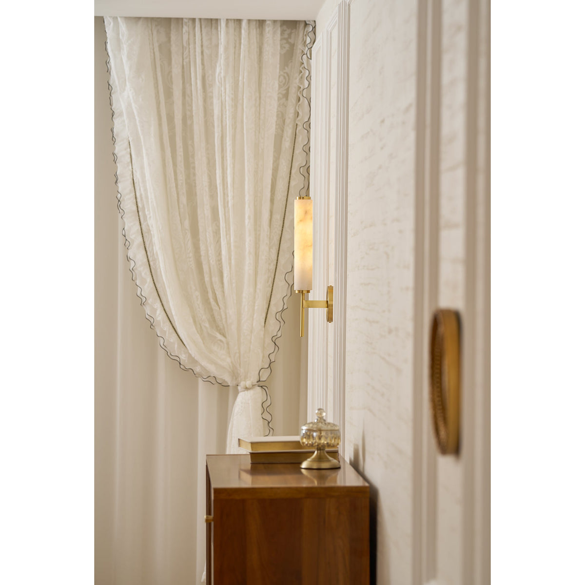 Brindisi Alabaster Wall Lamp