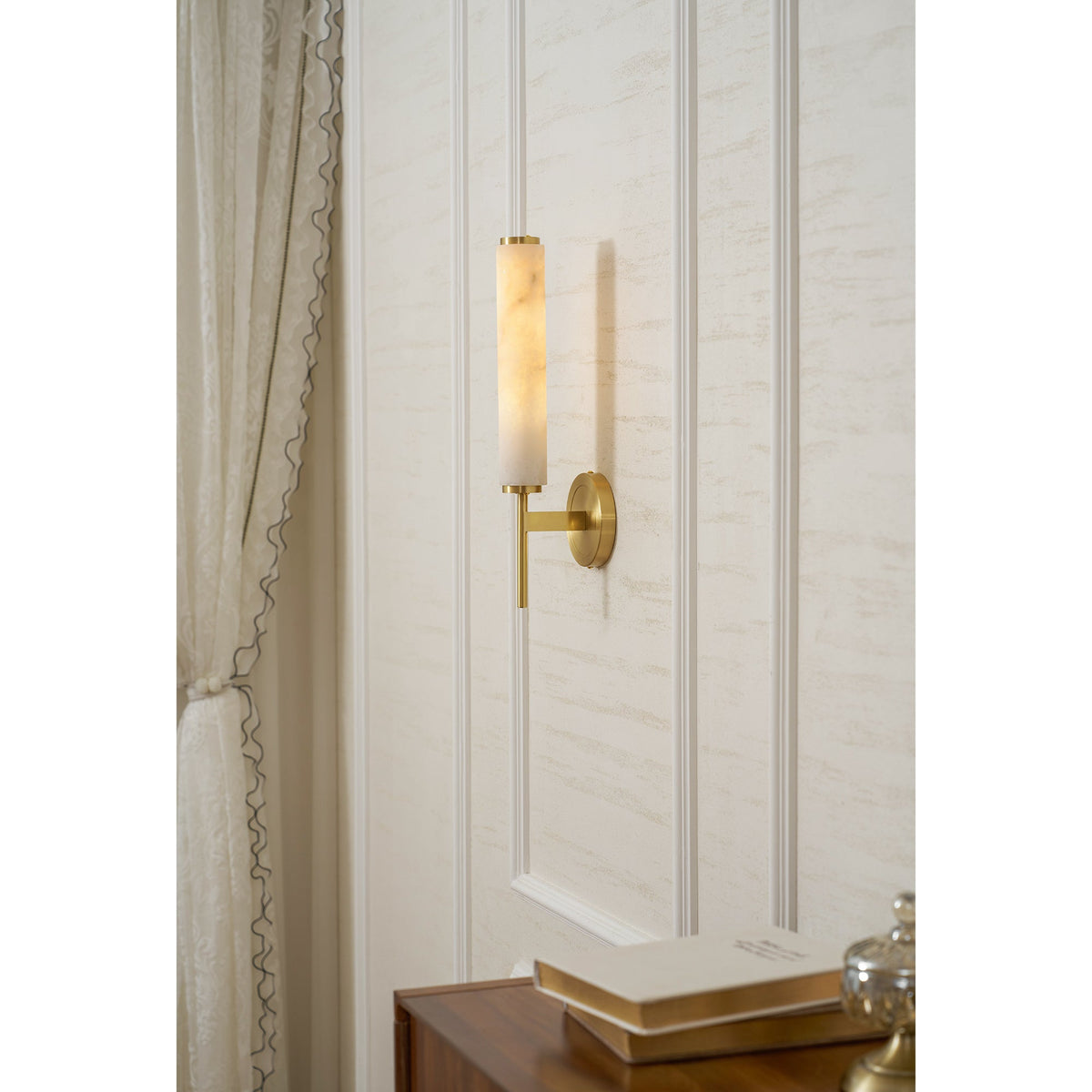 Brindisi Alabaster Wall Lamp
