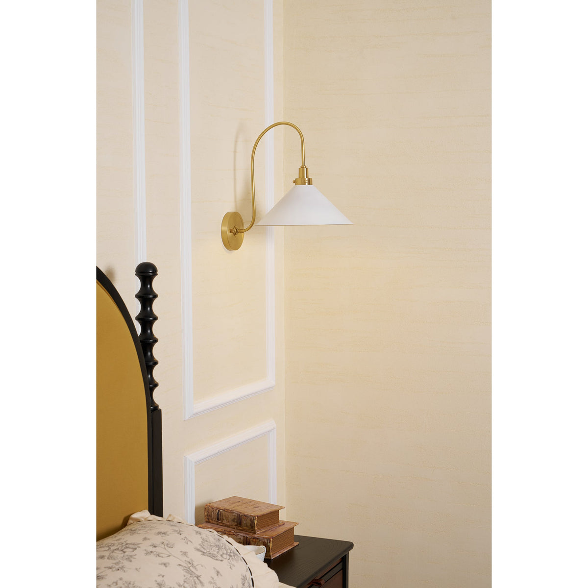Clivedon Metal-Shade Wall Sconce