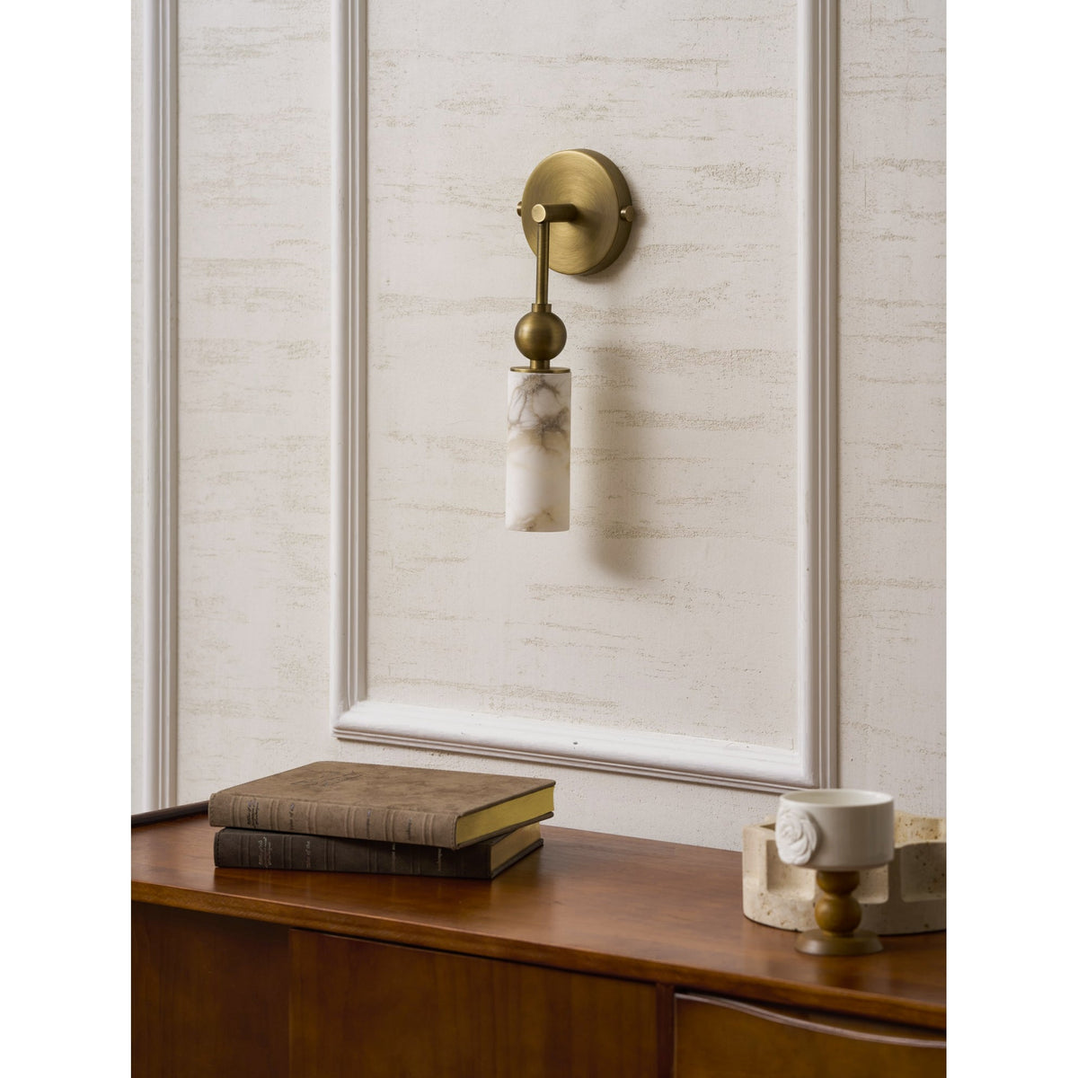 Harlin Alabaster Wall Lamp