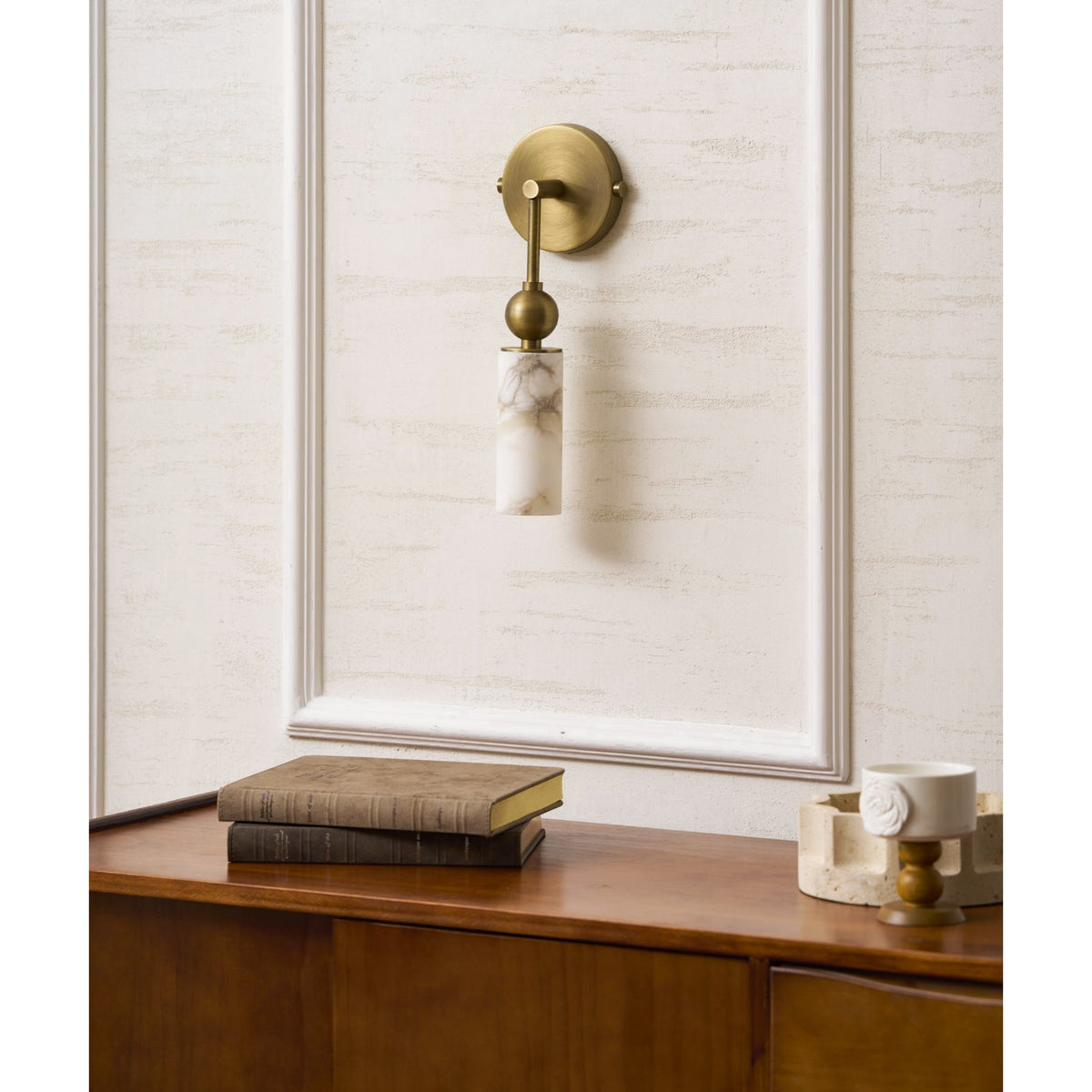 Harlin Alabaster Wall Lamp