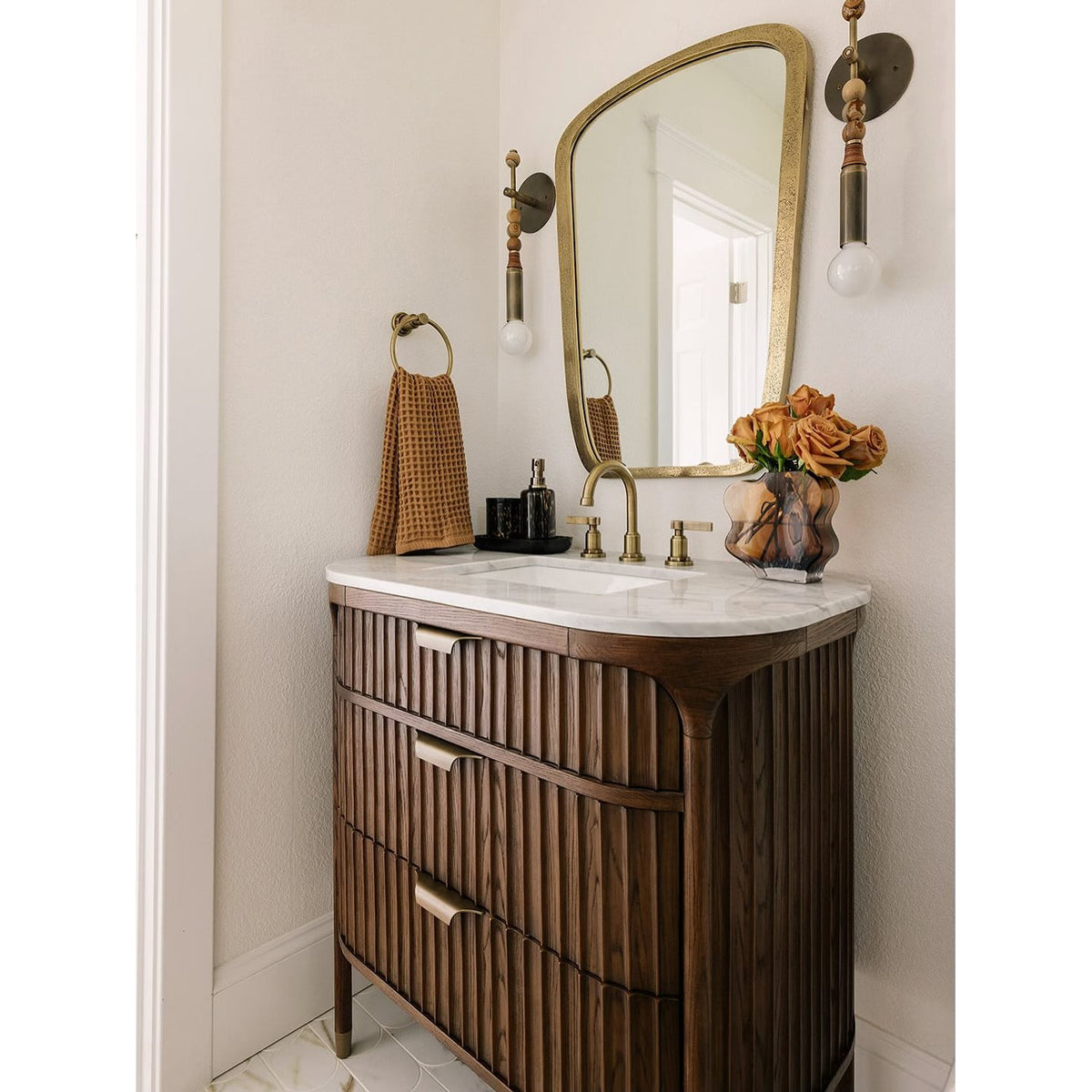 Toam Brass & Marble Wall Lamp